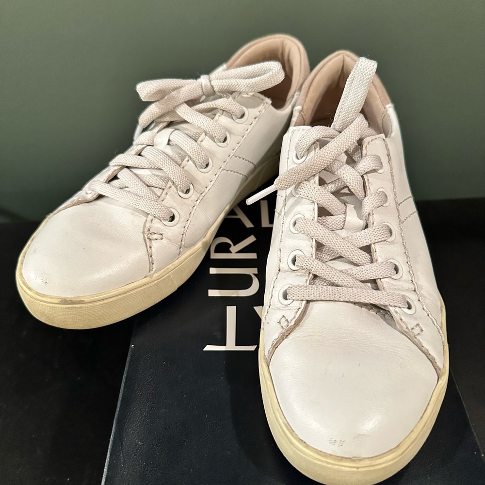Naturalizer white sneakers, size 7.5